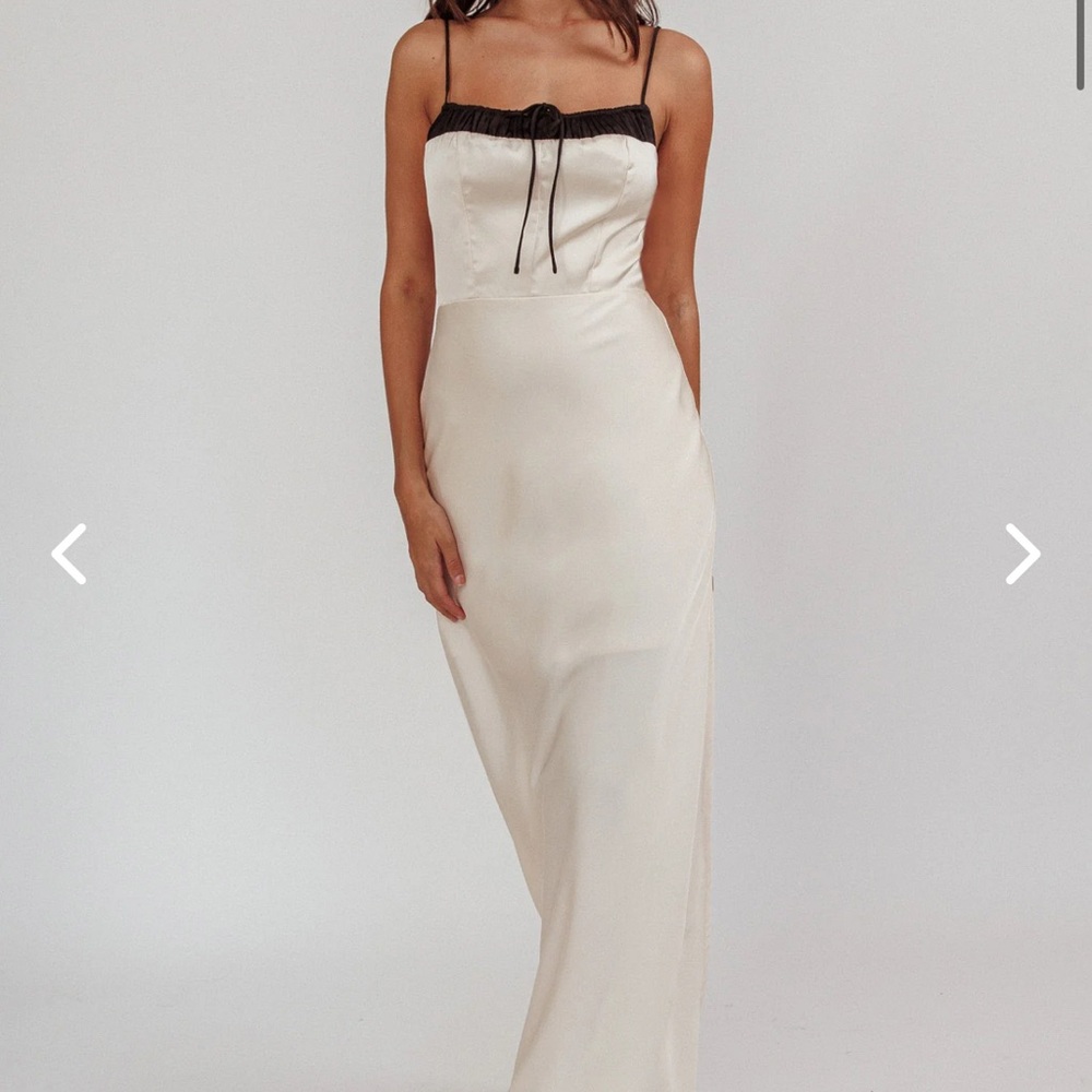 Selfie Leslie TOMORROW'S LOVE GATHERED BOW NECKLINE MAXI DRESS OYSTER